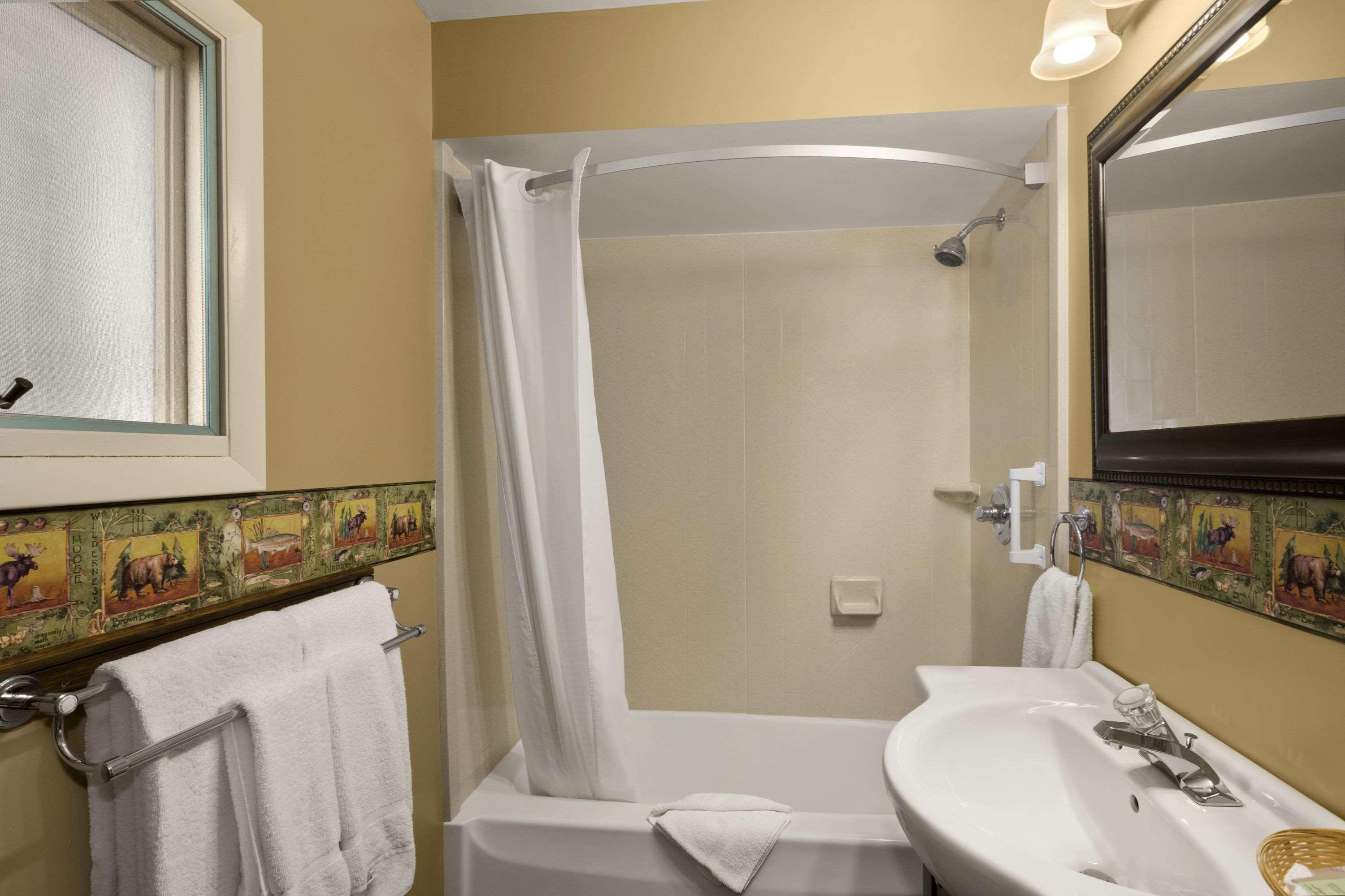ซูเปอร์ 8 บาย วินด์แฮม เลคจอร์จ/ดาวน์ทาวน์ Hotel ภายนอก รูปภาพ