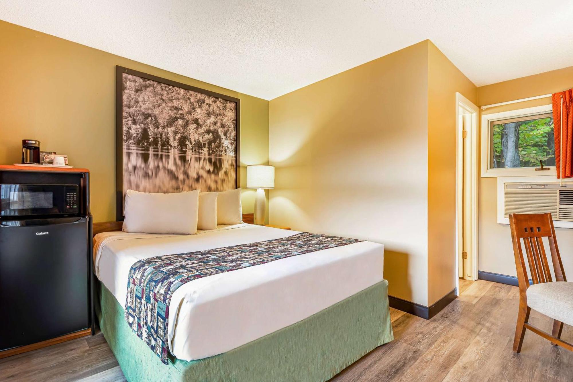 ซูเปอร์ 8 บาย วินด์แฮม เลคจอร์จ/ดาวน์ทาวน์ Hotel ภายนอก รูปภาพ