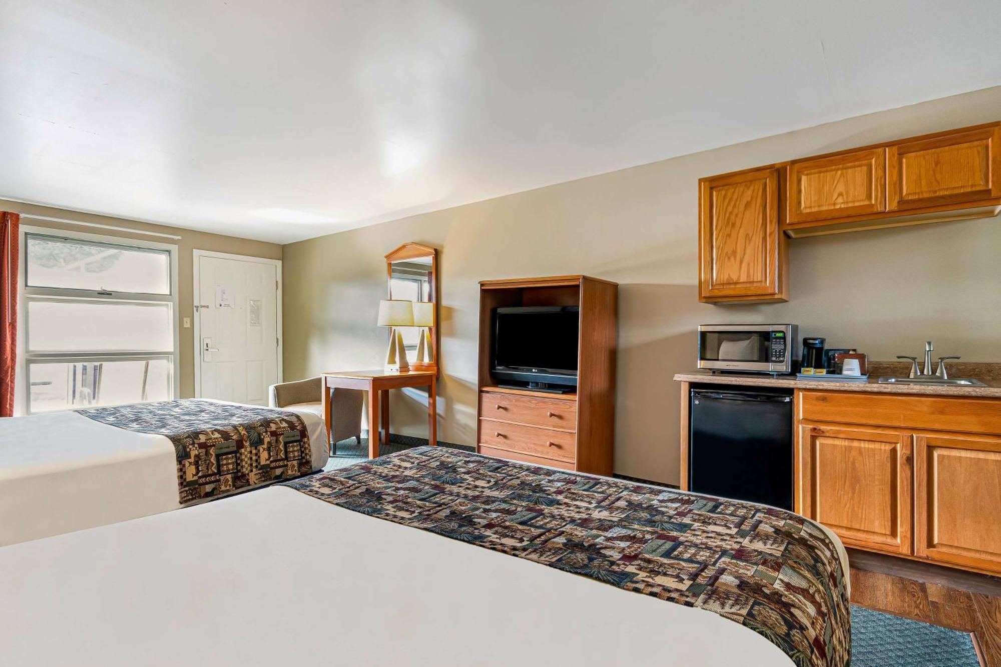 ซูเปอร์ 8 บาย วินด์แฮม เลคจอร์จ/ดาวน์ทาวน์ Hotel ภายนอก รูปภาพ
