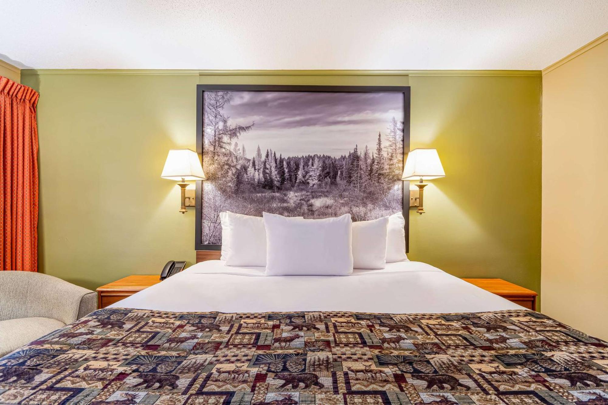 ซูเปอร์ 8 บาย วินด์แฮม เลคจอร์จ/ดาวน์ทาวน์ Hotel ภายนอก รูปภาพ